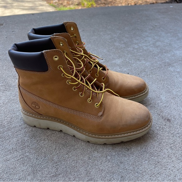 Women’s Timberland Boots - Picture 2 of 3